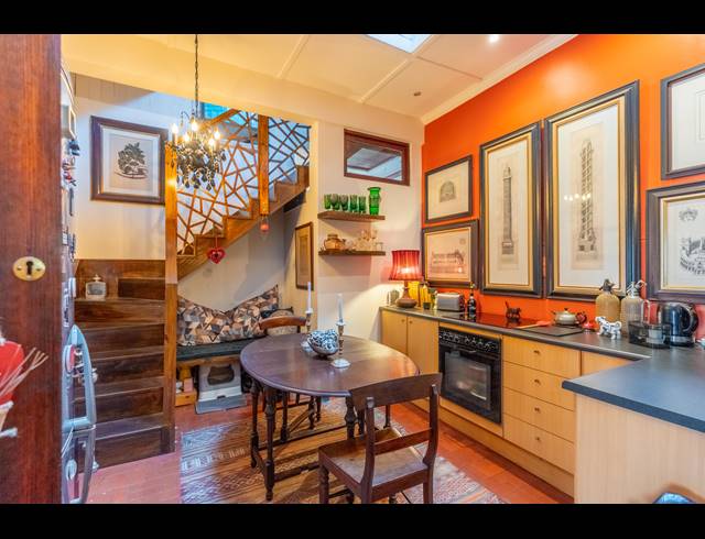 2 BEDROOM APARTMENT FOR SALE IN ESSENWOOD